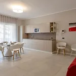 Crystal & Esmeralda Apartment