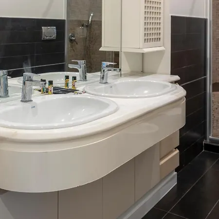 Crystal & Esmeralda Apartament