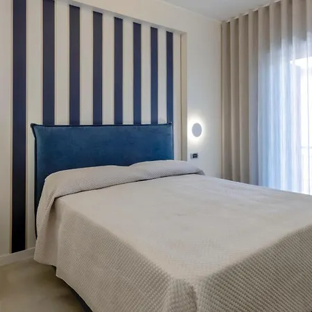 Crystal & Esmeralda Apartament *